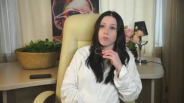 LorriCulpit online show from October 2025 10:39:02 AM