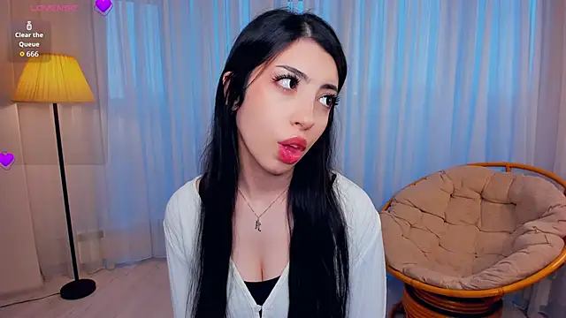 TonjaNeace online show from December 2025 05:05:01 AM