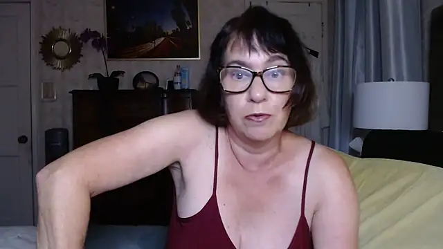 Snapshot of BigbustedBrenda chatting on October 2025 10:33:02 PM BigbustedBrenda online show from October 2025 10:33:02 PM