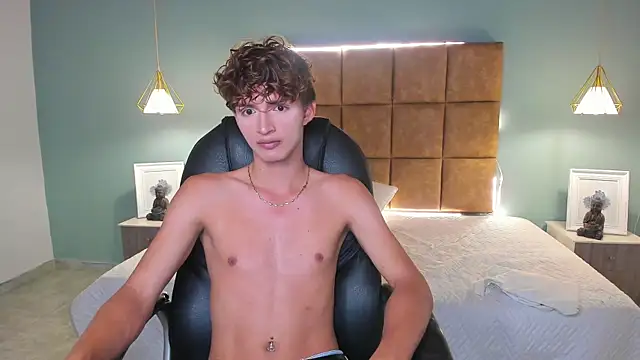 NicolasFerrer18 online show from November 2025 07:36:01 PM