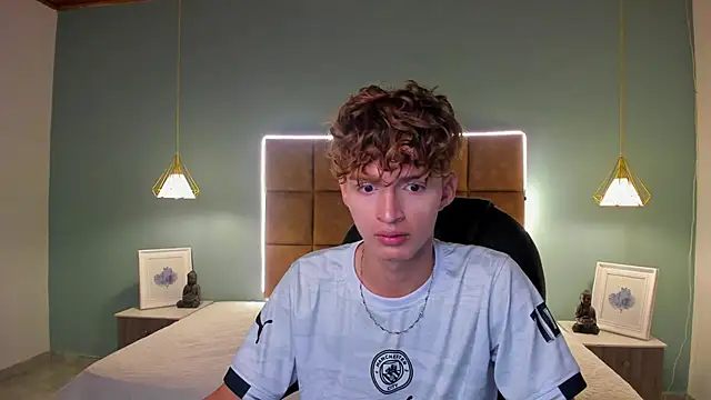 NicolasFerrer18 online show from November 2025 07:36:03 PM