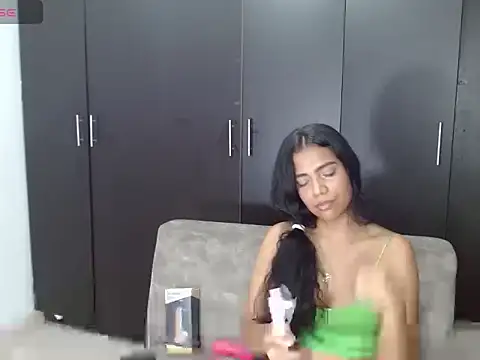 NandyKiss online show from November 2025 07:13:02 PM