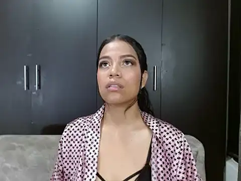 NandyKiss online show from November 2025 10:15:01 AM