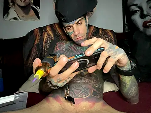 Dyskizly online show from November 2025 02:43:02 AM