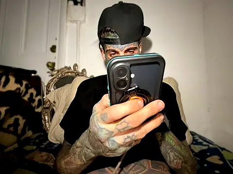 Dyskizly online show from December 2025 08:05:01 PM