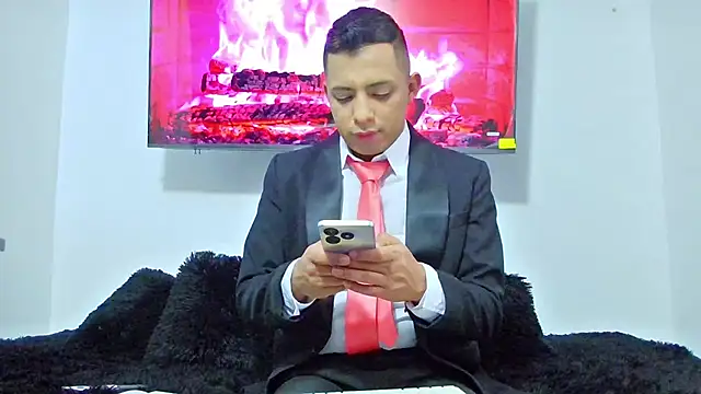 Mike Fetiche online show from November 2025 11:46:02 AM