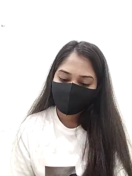 Green LaDY66 online show from November 2025 02:45:01 AM