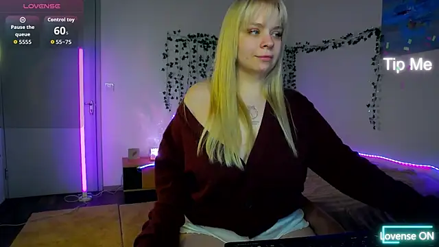 Snapshot of LisaCandy1 chatting on February 2026 01:38:01 PM LisaCandy1 online show from February 2026 01:38:01 PM