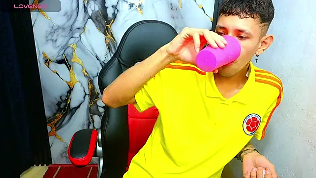 The latin boy online show from January 2026 03:19:02 AM