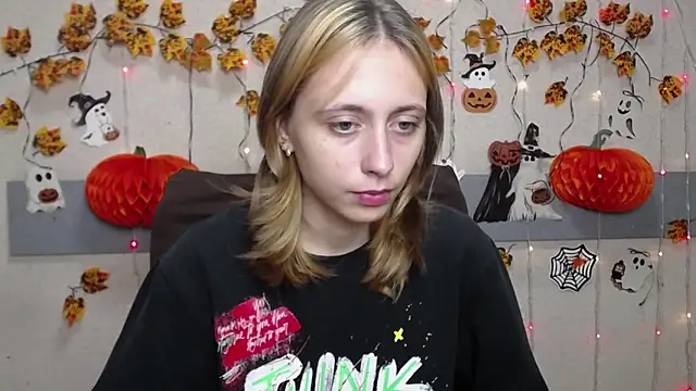 TracyLll online show from November 2025 11:53:02 AM