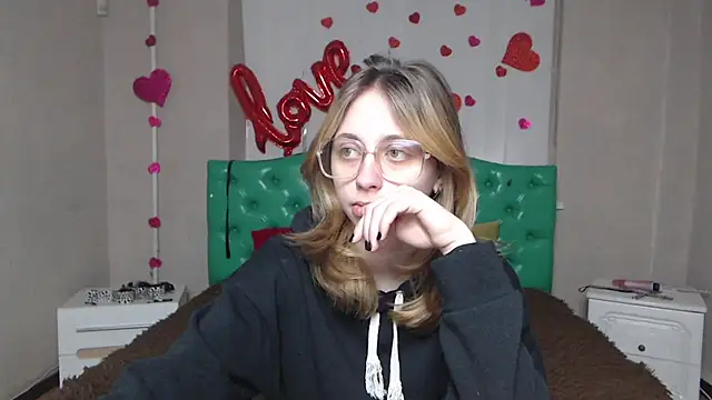 TracyLll online show from February 2026 05:58:02 AM