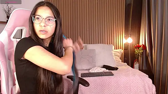 Skay bluee online show from November 2025 12:26:01 PM