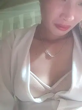 Snapshot of HGiasexy69 chatting on May 2026 01:40:02 PM HGiasexy69 online show from May 2026 01:40:02 PM