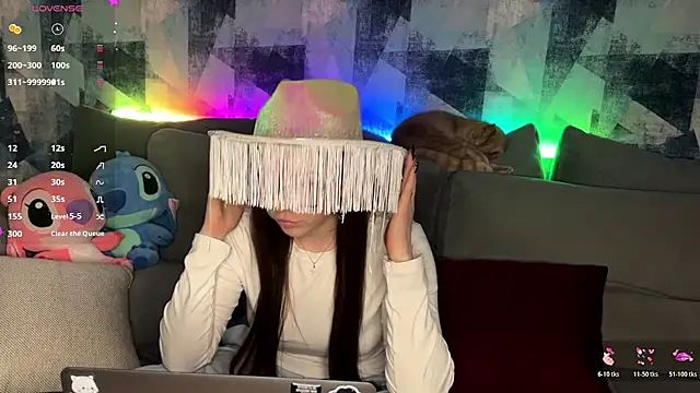 OhNicolle online show from November 2025 09:02:01 PM