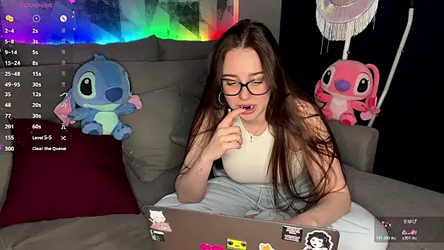 OhNicolle online show from November 2025 09:47:01 PM