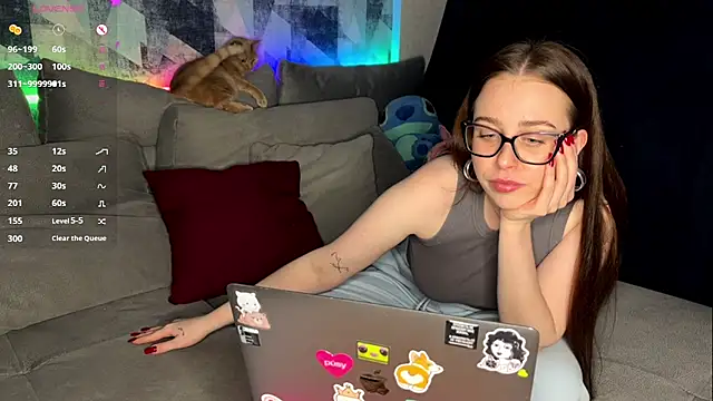 OhNicolle online show from December 2025 05:44:02 PM