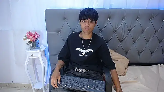 Snapshot of TonnyHawk707 chatting on October 2025 12:51:01 PM TonnyHawk707 online show from October 2025 12:51:01 PM