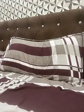 Heena Sharma982 online show from February 2026 05:41:01 PM