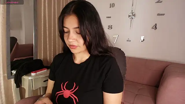 KamyGlam online show from February 2026 08:02:01 PM