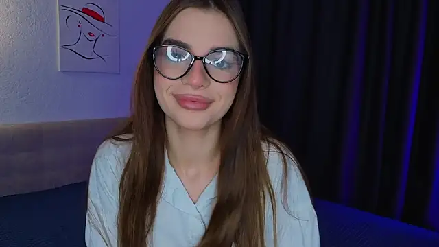 Snapshot of LauraHansil chatting on May 2026 07:09:02 PM LauraHansil online show from May 2026 07:09:02 PM