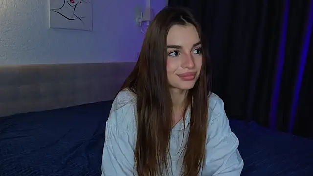 Snapshot of LauraHansil chatting on May 2026 01:56:01 AM LauraHansil online show from May 2026 01:56:01 AM