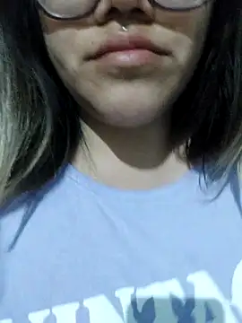 Camilu23 online show from October 2025 10:34:02 PM