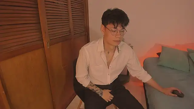 estmonnn online show from November 2025 12:02:02 AM