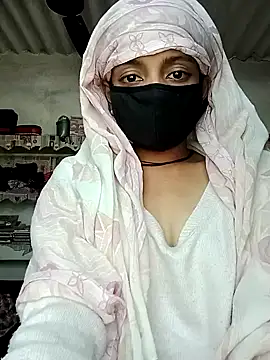 Quenn-Jiya752 online show from November 2025 06:24:01 AM