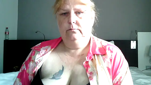 Snapshot of Sylviastar46 chatting on May 2026 07:38:02 AM Sylviastar46 online show from May 2026 07:38:02 AM