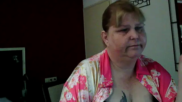 Snapshot of Sylviastar46 chatting on May 2026 08:09:02 AM Sylviastar46 online show from May 2026 08:09:02 AM