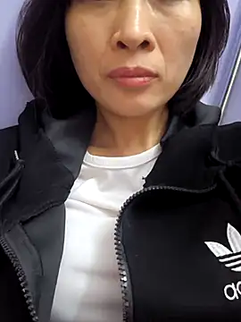 Snapshot of Agine222 chatting on November 2025 05:28:02 AM Agine222 online show from November 2025 05:28:02 AM