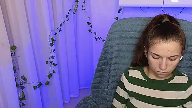 Snapshot of Ulyanix chatting on November 2025 04:59:02 AM Ulyanix online show from November 2025 04:59:02 AM