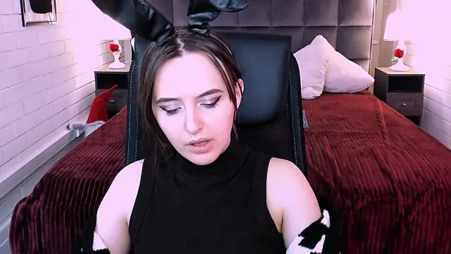 IreneBailey online show from November 2025 09:20:01 AM