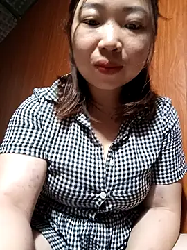 julybe online show from April 2026 04:15:01 PM