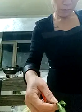 Snapshot of aniani11 chatting on November 2025 08:53:02 AM aniani11 online show from November 2025 08:53:02 AM