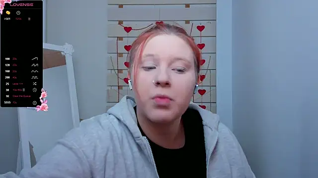 Snapshot of FoxPlayXX chatting on February 2026 08:02:01 PM FoxPlayXX online show from February 2026 08:02:01 PM