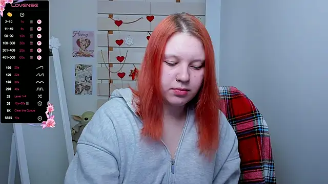 Snapshot of FoxPlayXX chatting on February 2026 01:45:01 PM FoxPlayXX online show from February 2026 01:45:01 PM