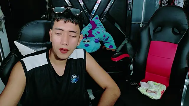 darwinandbrayann online show from November 2025 03:48:02 PM