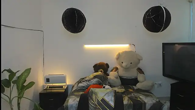 darwinandbrayann online show from March 2026 07:21:02 PM