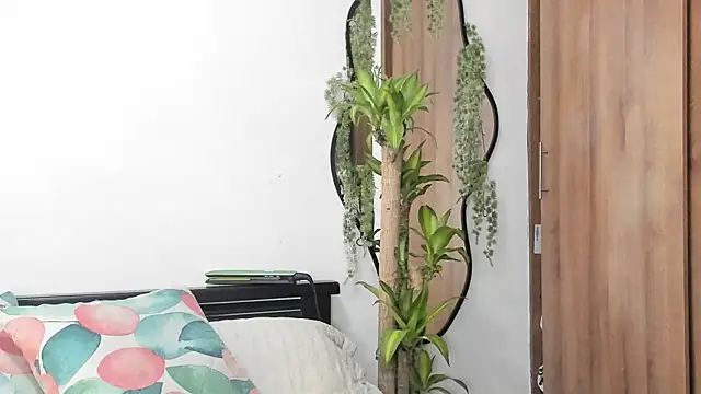 MailynAndNick online show from March 2026 02:31:02 PM