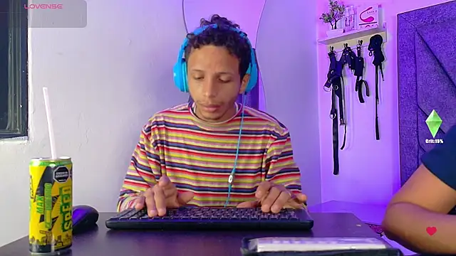 Snapshot of DamianandEva chatting on May 2026 12:55:02 PM DamianandEva online show from May 2026 12:55:02 PM