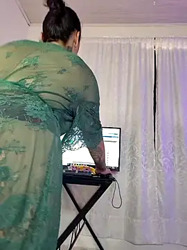 Natural BIGASS Nina online show from April 2026 06:52:01 PM