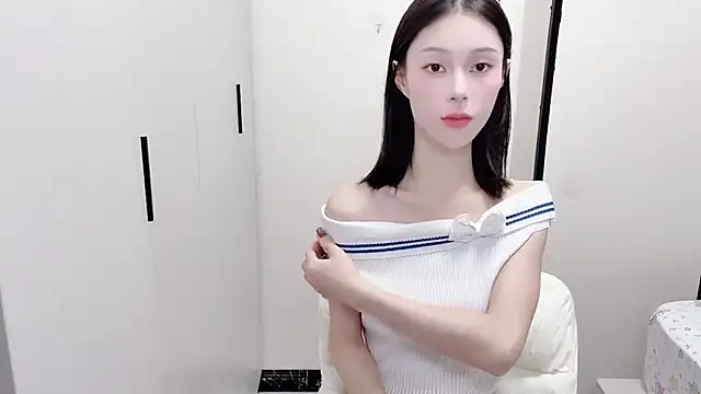 Snapshot of yuyu-33 chatting on October 2025 01:51:02 AM yuyu-33 online show from October 2025 01:51:02 AM