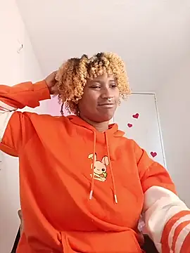 EvonyFoxxx online show from April 2026 08:33:01 PM