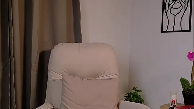 VictoriaNova  online show from February 2026 12:37:02 AM