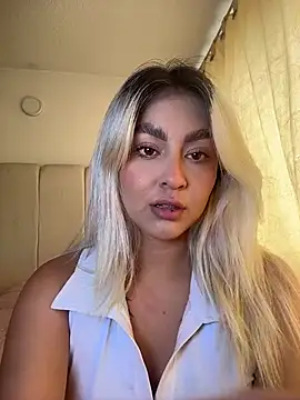 Elina Hills online show from February 2026 07:03:02 PM