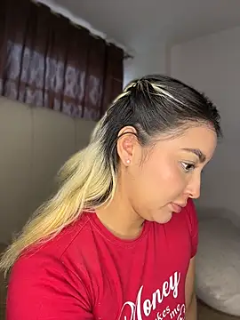 Elina Hills online show from April 2026 09:39:33 PM