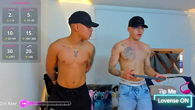 Snapshot of Hot_Guysxxx19 chatting on October 2025 02:34:01 AM Hot Guysxxx19 online show from October 2025 02:34:01 AM