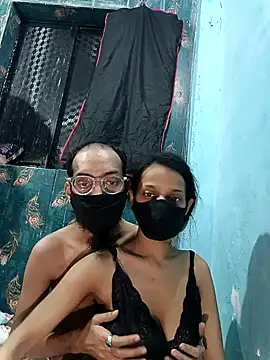 Snapshot of RITU_COUPLE chatting on October 2025 07:59:01 PM RITU COUPLE online show from October 2025 07:59:01 PM