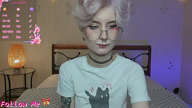 Angel Julles online show from November 2025 12:57:02 AM